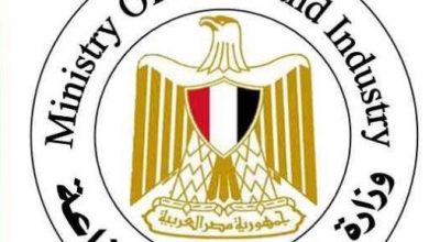 صورة وزير التجارة والصناعة يبحث تسهيل حركة التجارة والاستثمار مع الوزير الفلسطيني