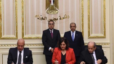 صورة رئيس الوزراء يشهد توقيع بروتوكول تعاون لتوفير الخدمات المختلفة لاصحاب مزارع الدواجن