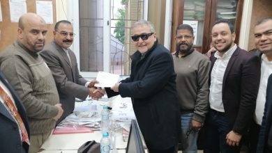 صورة نقيب البيطريين يتقدم بأوراق ترشحه لولاية ثانية