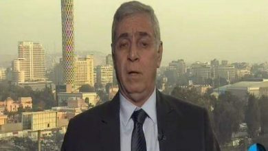صورة فيديو.. أستاذ أمراض صدرية يقدم نصائحه لطريقة الوقاية والعلاج من فيروس كورونا