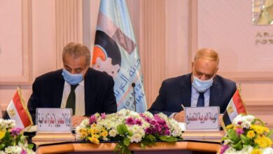 صورة وزير التموين ورئيس العربية للتصنيع يتفقان على تدبير احتياجات المخابز من الغاز الطبيعى