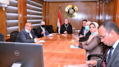 صورة نيفين جامع: تشكيل مجموعة عمل مشتركة لتيسير حركة التجارة والاستثمارات المشتركة بين مصر والمغرب