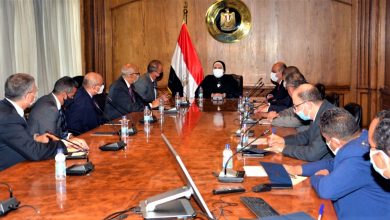 صورة وزيرة التجارة والصناعة: جنرال موتورز العالمية  تتوسع في السوق المصري