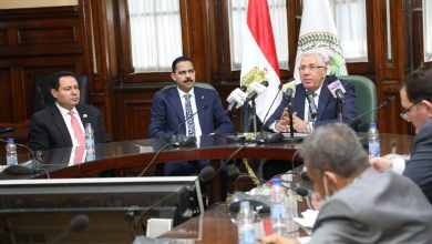 صورة وزير الزراعة : الزام شركات الاسمدة الأزوتية بضخ 65% من حصتها للسوق المحلي