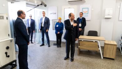 صورة الرئيس عبدالفتاح  السيسي يتفقد مكتب بريد معصرة ملوي بمحافظة المنيا