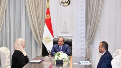 صورة الرئيس يوجه بمواصلة تقديم الدعم لأصحاب الحرف التراثية