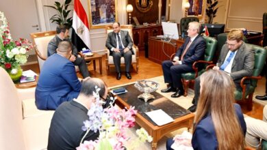 صورة وزير التجارة والصناعة يستقبل نائب رئيس الوزراء ووزير الصناعة والتجارة بجمهورية تتارستان