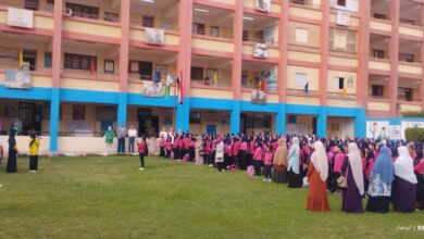 صورة محافظ الجيزة يتابع أنتظام  الطلاب بالمدارس  فى أول أيام العام الدراسي الجديد