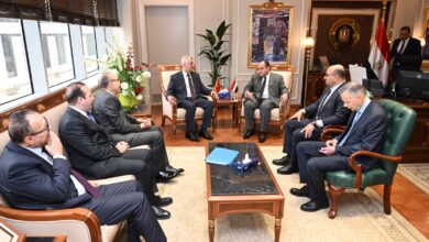 صورة وزير التجارة والصناعة يستقبل نظيره التركى بالقاهرة لبحث الاستثمارات في مصر