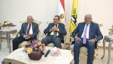 صورة محافظ سيناء خلال لقاءه نقيبي المعلمين والزراعيين: مشروعات زراعية طموحة لزراعة 350 الف فدان بوسط سيناء