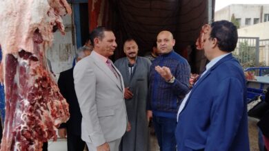 صورة رئيس الإدارة المركزية للإرشاد ووكيل الوزارة يتفقدان منافذ الزراعة والمحاصيل الشتوية بالبحيرة