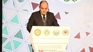 صورة وزير التجارة والصناعة يستعرض فرص ومقومات قطاع الأسمنت المصري