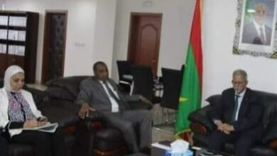 صورة الدخيرى يبحث مع وزير الزراعة الموريتاني توطين زراعة القمح