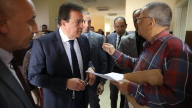 صورة وزير الصحة يتابع تداعيات غرق معدية بمنطقة نكلة بمنشية القناطر بمحافظة الجيزة