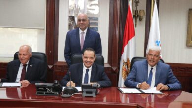 صورة الزراعيين والمعلمين توقيع إتفاقية مع جهاز المشروعات الصغيرة لتنفيذ مشروعات زراعية