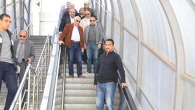 صورة محافظ الجيزة يعاين كفاءة السلالم الكهربائية لكوبري المشاة بشارع شارل دي جول