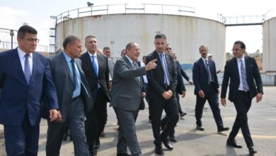 صورة وزير التموين يتفقد محطة الزيوت والشحوم بالمكس