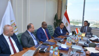 صورة وزير التموين يبحث مع الشركة المصرية السودانية  التعاقدات من اللحوم