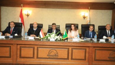 صورة محافظة الجيزة يترأس اجتماع المجلس التنفيذي للمحافظة 