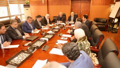 صورة وزير الصناعة : حظر منح تراخيص صناعية جديدة لأي منشأة صناعية داخل الكتلة السكانية والزراعية