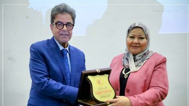 صورة اعادة بحيرة قارون للانتاج السمكي.. ” البيطريين” تكرم الدكتور نسرين عز الدين لإنجازها العلمى