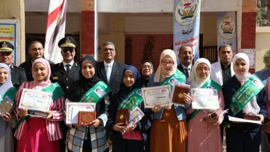 صورة محافظ الجيزة يكرم ١٥ طالبة من حفظة القرآن الكريم