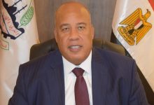 صورة أيمن العشري : زيادة المعروض من السلع والكحك إستعدادا لإستقبال عيد الفطر المبارك