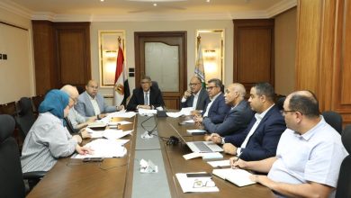 صورة محافظ الجيزة يبحث آليات تطوير منظومة النظافة في الأحياء والمراكز والمدن