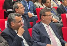 صورة وزير الزراعة يطيح  برئيس هيئة الخدمات البيطرية