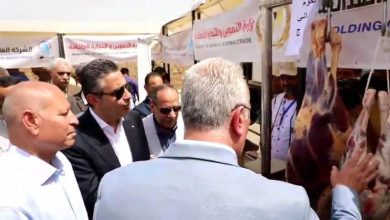 صورة وزير التموين ومحافظ القاهرة يفتتحان سوق اليوم الواحد بمدينة نصر استعدادا لاستقبال عيدالاضحى