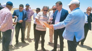 صورة وزير الزراعة يتفقد أعمال حصر وتصنيف الأراضي الصحراوية بمنطقة وادي النطرون و العلمين