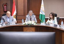 صورة محافظ الجيزة يبحث مع “الكهرباء” متحصلات خدمة النظافة وآليات دعم وتمويل الجمع المنزلي