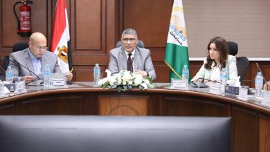 صورة محافظ الجيزة يبحث مع “الكهرباء” متحصلات خدمة النظافة وآليات دعم وتمويل الجمع المنزلي