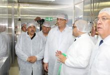 صورة وزير الزراعة ومحافظ الشرقية يتفقدان أكبر مصنع لإنتاج اللقاحات البيطرية في الشرق الأوسط وافريقيا(صرر)