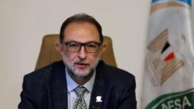 صورة “سلامة الغذاء”  يفحص شكوى اكتشاف ” الديدان” في  مطعم الدقهلية  ويتخذ الإجراءات القانونية حيالها