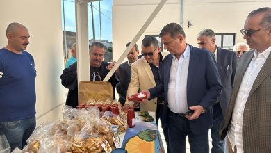 صورة وزيرا الزراعة والشؤون النيابية يتفقدان أحد النماذج التعاونية المنتجة بجنوب إيطاليا