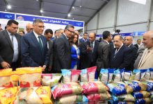 صورة وزراء التموين والتنمية المحلية ومحافظ الجيزة يفتتحون 26 معرض “أهلاً مدارس”
