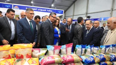 صورة وزراء التموين والتنمية المحلية ومحافظ الجيزة يفتتحون 26 معرض “أهلاً مدارس”