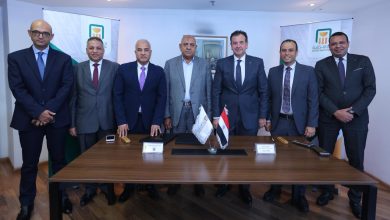 صورة لدعم المزارعين.. ” الأهلي المصري” يبرم بروتوكول تعاون مع ” أجروفود” لتجارة الأقطان وإنتاج التقاوي