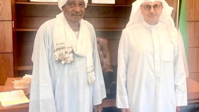 صورة الدخيرى يبحث مع  وزير الكهرباء والماء والطاقة الكويتي  تفعيل المكتب الإقليمي للمنظمة