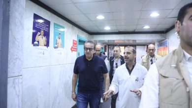 صورة جولة مفاجئة لوزير الصحة على مستشفى منشية البكري العام ويوجه بسرعة توفير شبكة انترنت بوحدة الرعاية