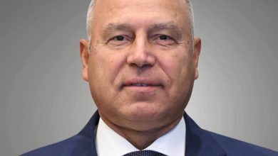 صورة وزير الصناعة يعلن عن طرح 386 وحدة صناعية لرواد الاعمال جاهزة للتسليم الفوري بـ12 مجمعاً صناعياً في 11 محافظة