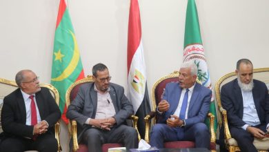 صورة نقيب الزراعيين يبحث توفير إحتياجات موريتانيا من المهندسين لتطوير القطاع الزراعي