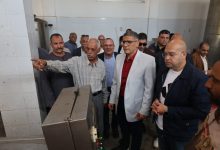 صورة محافظ الجيزة يتفقد مصنع انتاج وتعبئة التمور وزيت الزيتون بالواحات البحرية