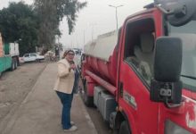 صورة ضبط ٢.٥ طن زيت طعام مجهول المصدر بحي شرق شبرا الخيمة