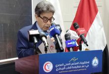 صورة نقيب الأطباء البيطريين: مهنتنا خط الدفاع الأول ضد الأمراض المشتركة