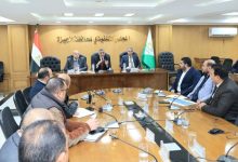 صورة محافظ الجيزة يعقد اجتماعًا موسعًا للوقوف علي آليات تنفيذ المرحلة الأولى من تطوير طريق المنيب العياط بطول 21 كيلو