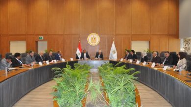 صورة وزيرا التعليم العالي والزراعة يبحثان تفاصيل مشروع إنشاء جامعة الغذاء في مصر