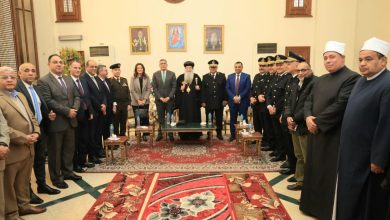 صورة محافظ الجيزة يزور مقر مطرانية شمال الجيزة للتهنئة بعيد الميلاد المجيد