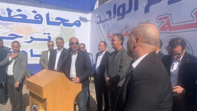 صورة وزير التموين ومحافظ المنيا يفتتحان معرض أسواق اليوم الواحد بالمنيا